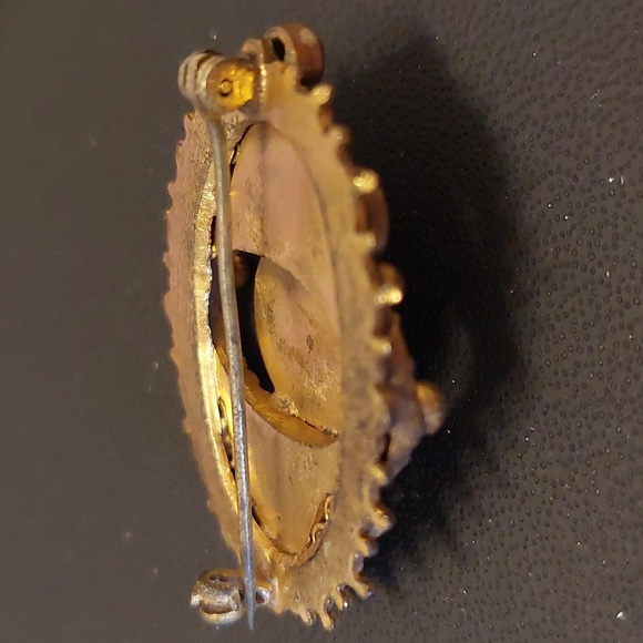 Antique Scrollwork Filigree Topaz Honey Faceted Glass Gold Brooch Pin - Picture 7 of 16